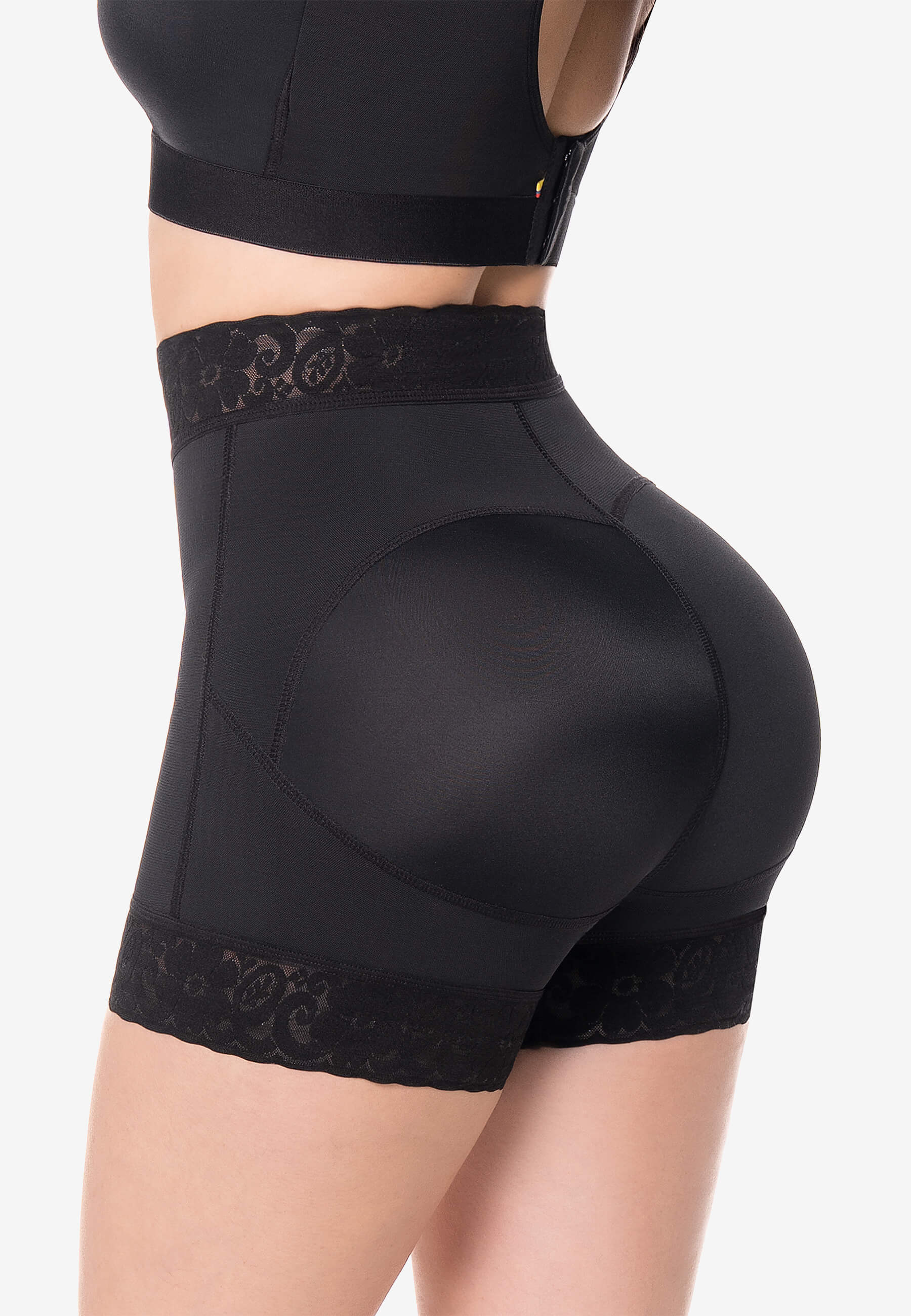 Curvia Short Emma cachetero costillero con realce Negro